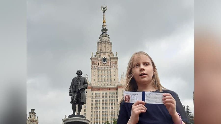 Россияне просят детского омбудсмена проверить семью девятилетней студентки МГУ Алисы Тепляковой.