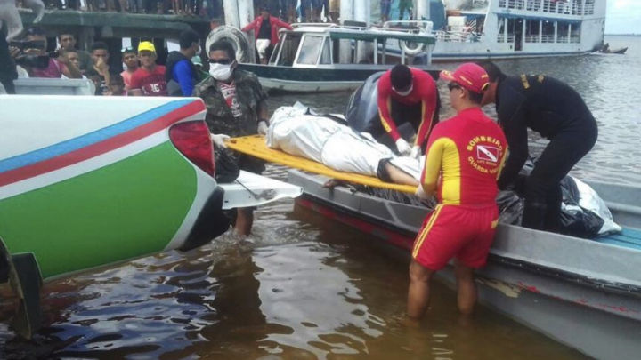 41 de oameni au murit în urma a două naufragii. 