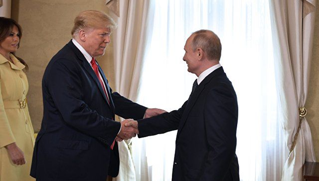 Президенты России и США проводят переговоры в понедельник в Хельсинки. 