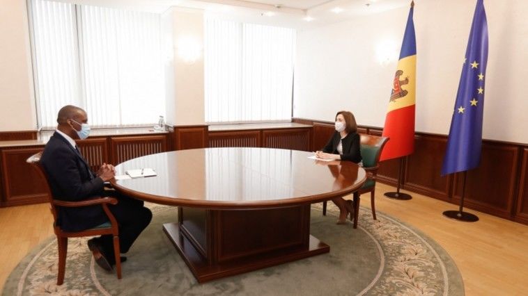 Санду на встрече с Хоганом: Надеемся, что сможем скоро выйти из кризиса.