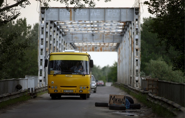 Автобусы пока вернулись в Краснодон. Дети и женщины не пострадали.