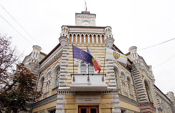 Впервые мэра Кишинева избрали прямым голосованием в 99-м году.