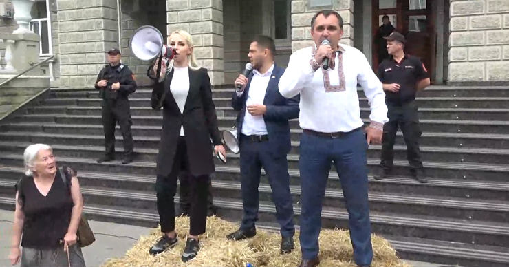 Протест у здания МВД: "Шор" требует отставки министра Ревенко.