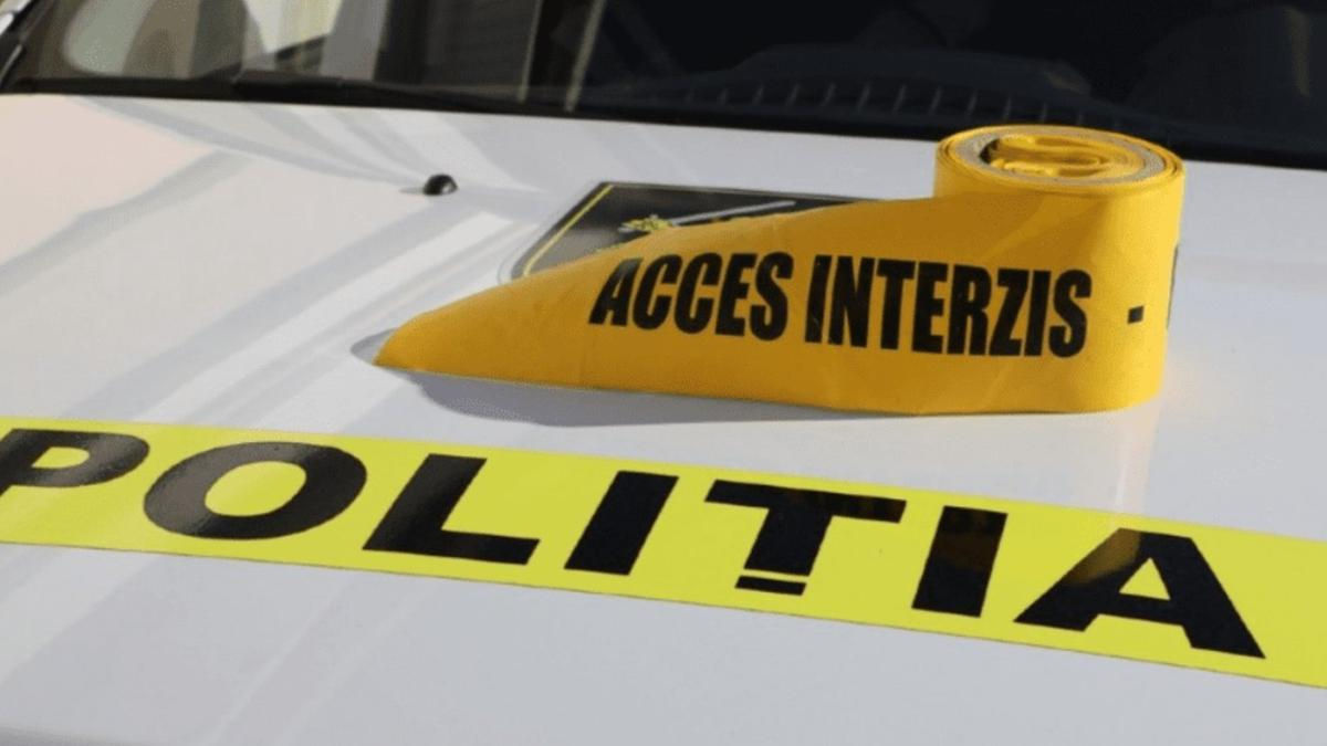 Cadavrele a doi bărbați au fost găsite spânzurate la Sângerei.