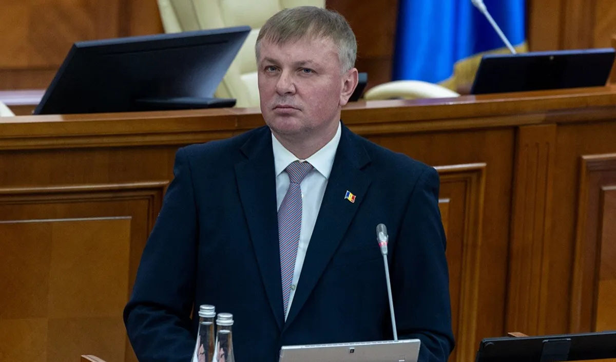 Куюмжу: В Украине подняли зарплаты учителям, а в Молдове кормят обещаниями.