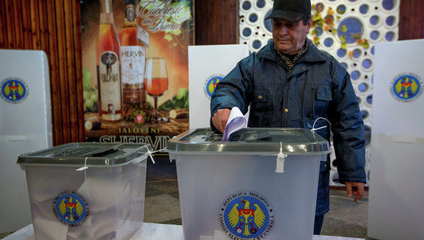Cu 60 de zile înainte de data alegerilor, formaţiunile politice au permisiunea legală de a începe campania electorală. Foto: b1.ro