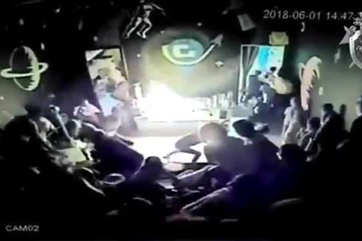 В Сети появилось видео взрыва в иркутском торговом центре.