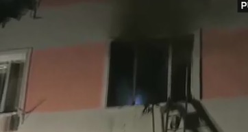 Для тушения огня понадобилось около часа. Причины возгорания устанавливаются.