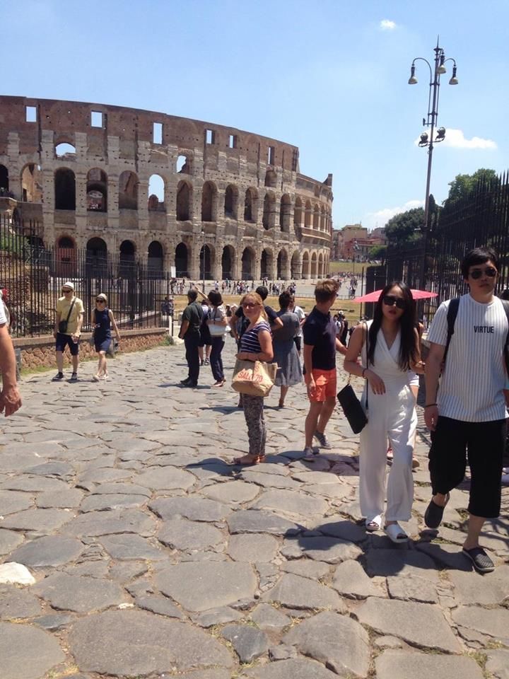 „Zona Colosseumului a fost plasat sub un regim de maximă securitate,” se afirmă într-un comunicat al poliţiei din Roma.