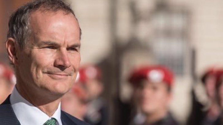 Ambasadorul britanic la Viena a fost atacat de un mistreț. 