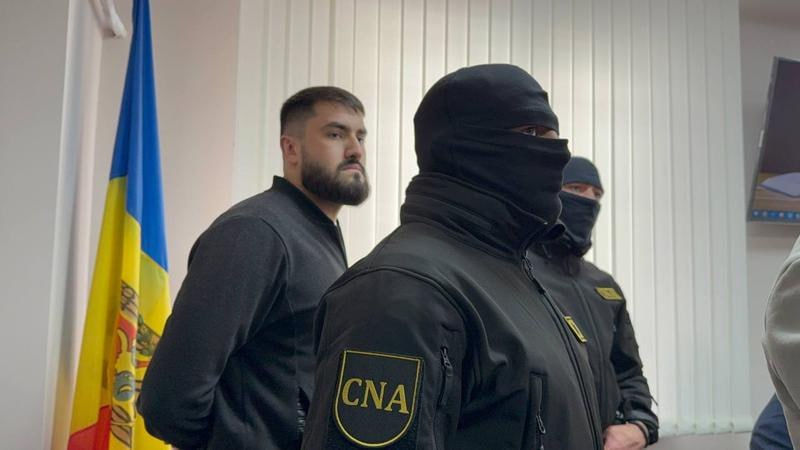 Primarul orașului Căușeni, acuzat într-un dosar de corupție, a fost plasat în arest pentru 30 de zile.