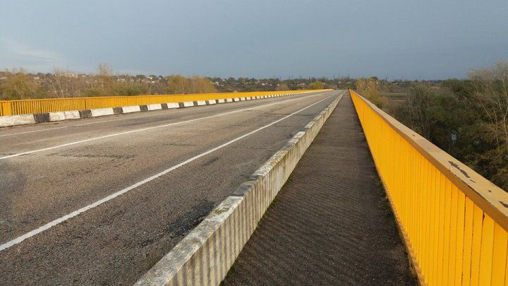 O săptămână râmâne până la redeschiderea podului peste Nistru între localităţile Gura Bâcului şi Bâcioc. 