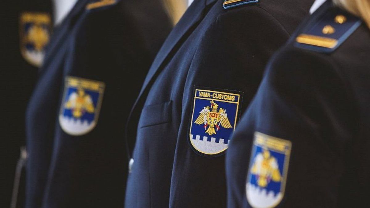 На должность директора таможенной службы претендуют 22 человека.