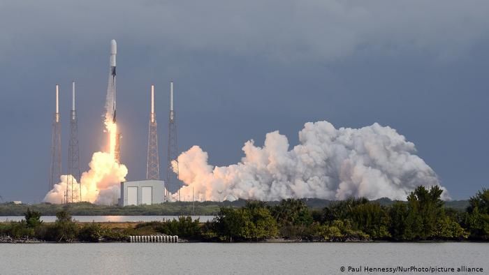 SpaceX вывела на орбиту очередную группу спутников Starlink.