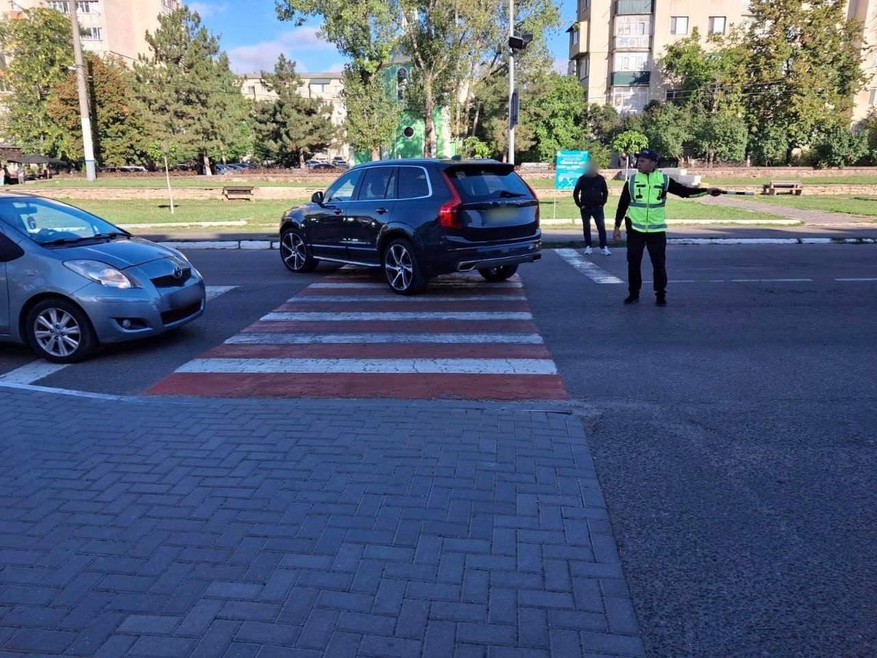 В Сороках автомобиль сбил 59-летнюю женщину, переходившую дорогу по правилам.