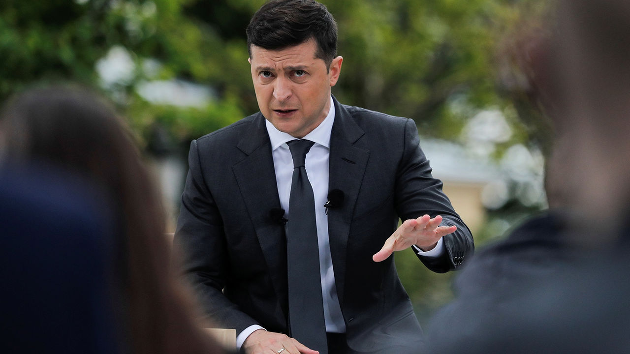 Зеленский пообещал вернуть Донбасс под контроль Украины.