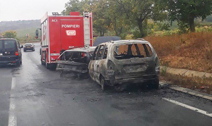 На трассе Кишинёв - Хынчешты после ДТП сгорели два автомобиля.