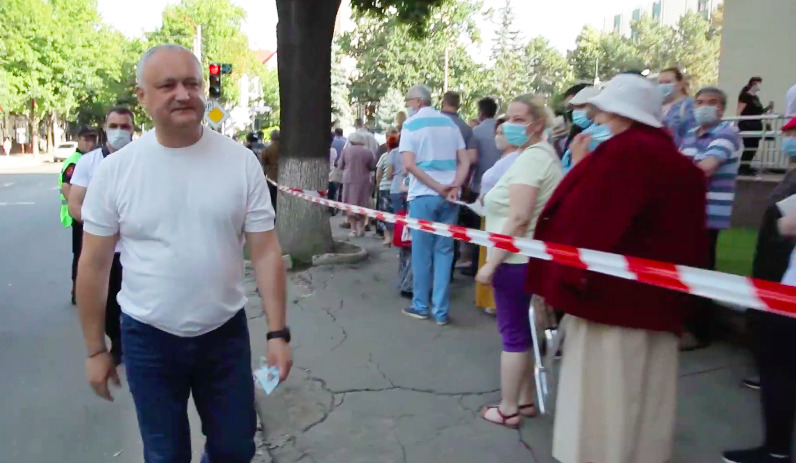 Додон принял участие в марафоне вакцинации.