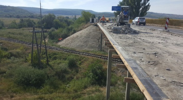 Lucrările de reabilitare a traseului Chișinău-Ungheni urmau să fie gata până în data de 1 august 2016.