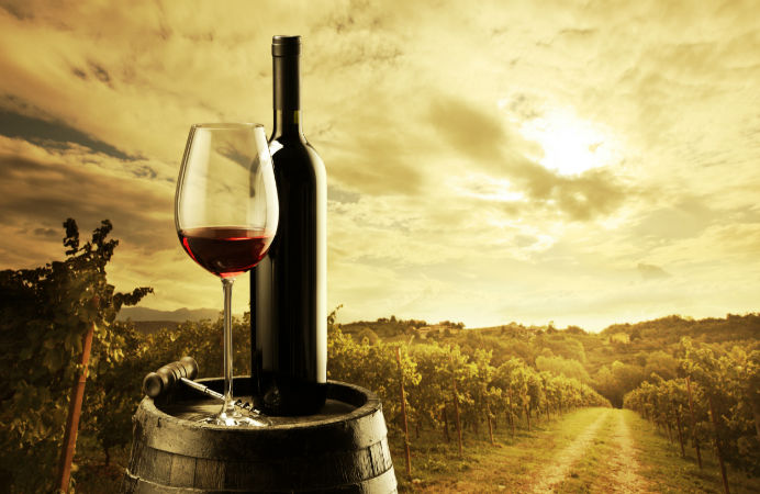 Producţia mondială de vin a scăzut cu 3% în 2016.