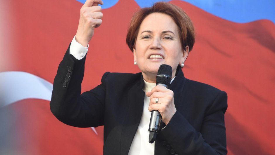 Un fost ministru lansează un nou partid pentru a-l înfrunta pe Erdogan. 