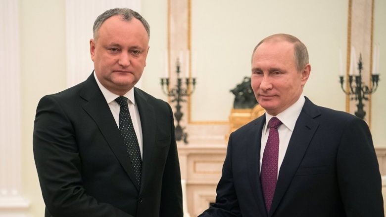 Главы государств продолжили обсуждение тематики двухсторонних отношений. 