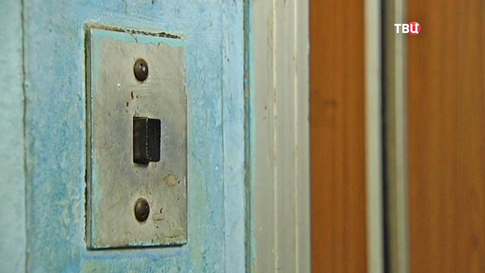 Заменены были только лифты, представляющие опасность для жизни людей.