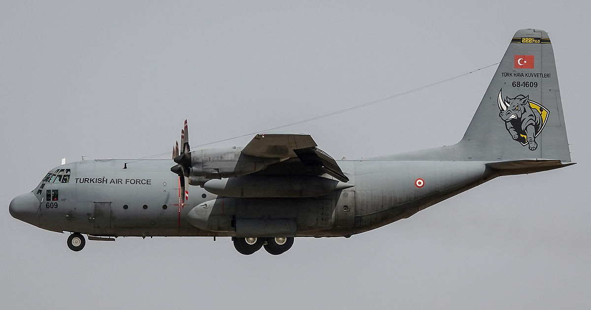 Турция временно остановила полеты самолетов C-130.