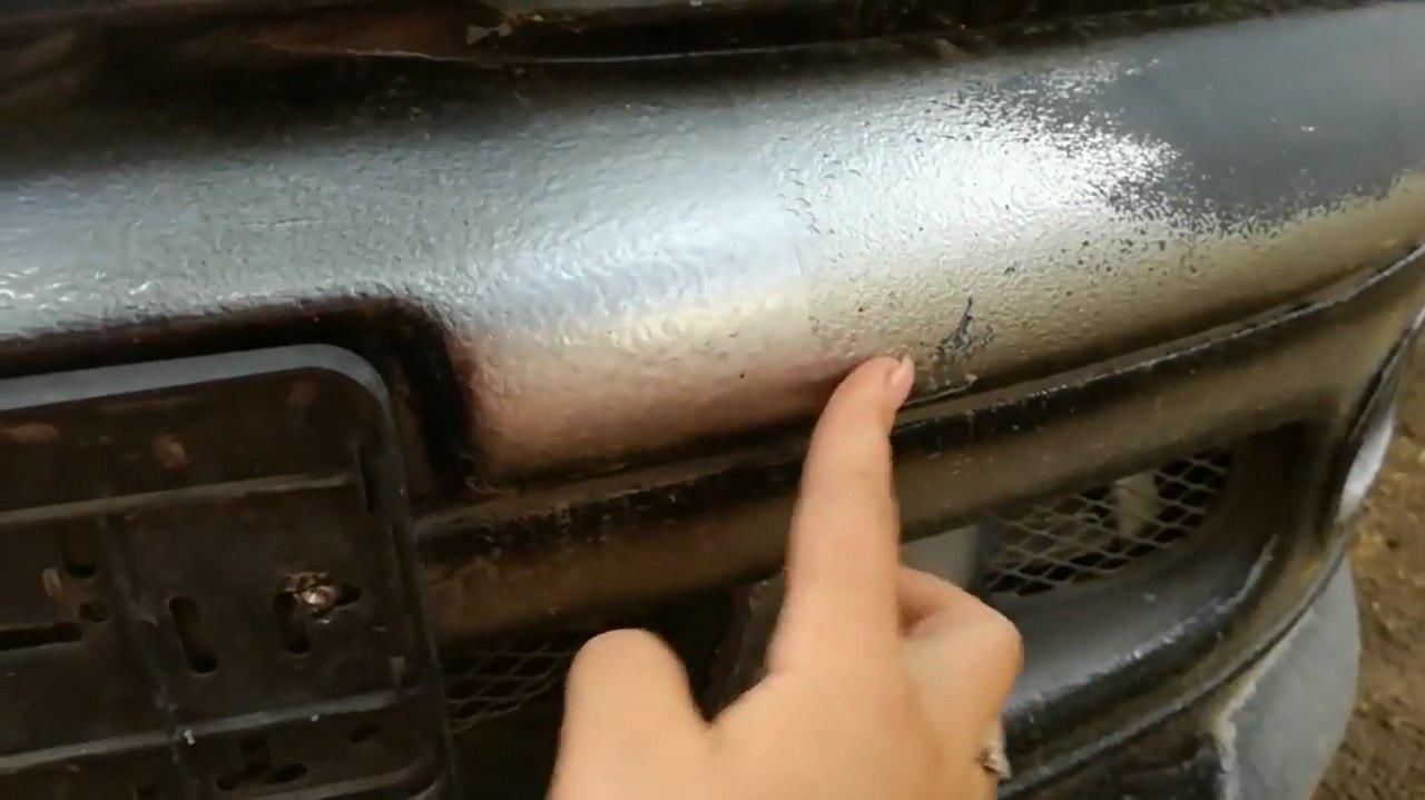 Со слов пострадавшей стороны неясно, по какой причине сотрудники полиции снимали регистрационные номера. 