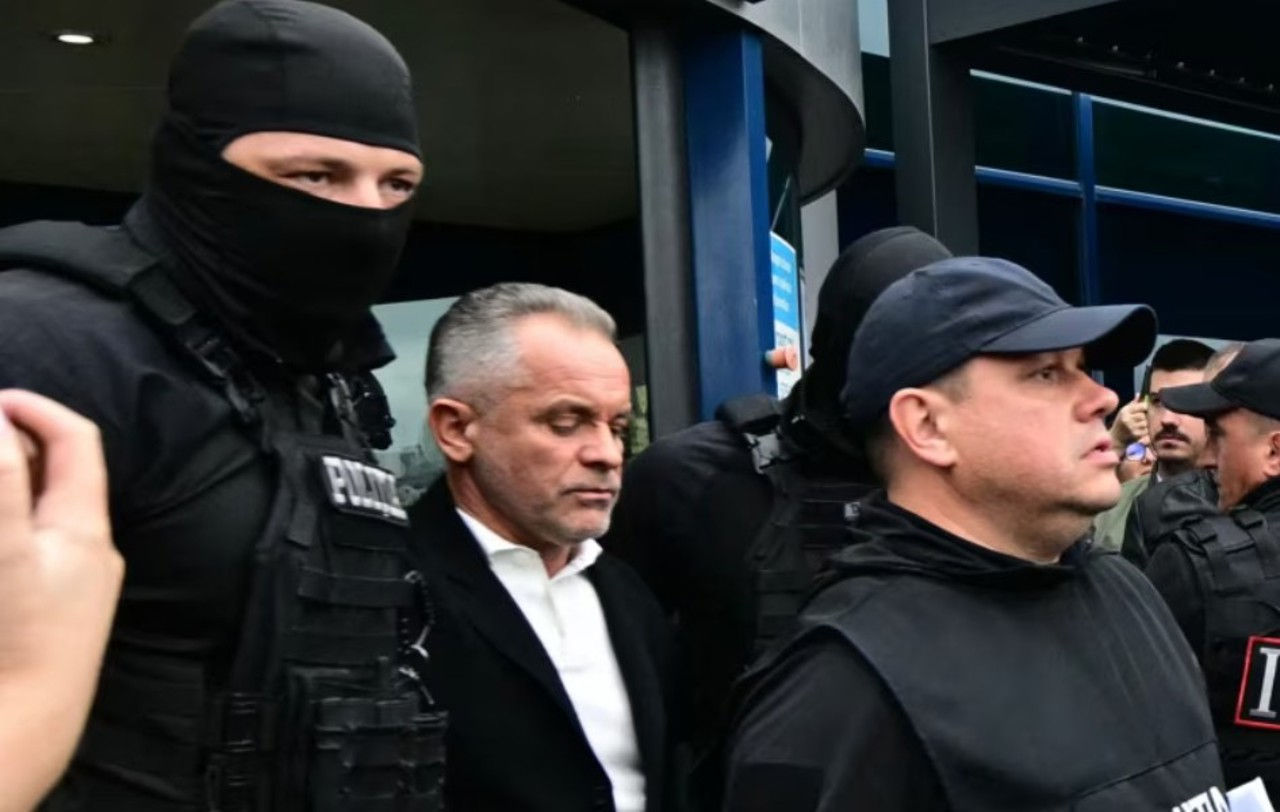 Суд удовлетворил три ходатайства о продлении предварительного ареста Плахотнюка.