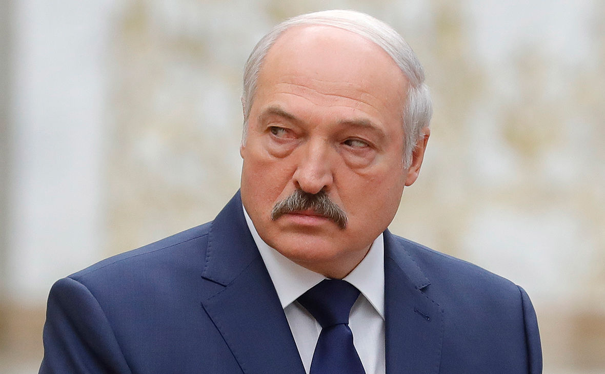 Лукашенко отказался отдавать Белоруссию Польше или России.