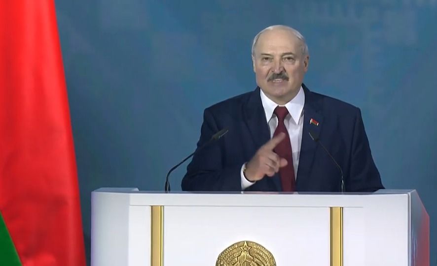 Лукашенко не собирается "никому" продавать белорусские компании.