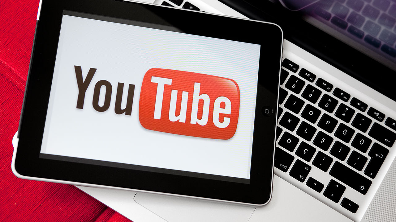 YouTube тестирует технологию прямой продажи товаров из видео.