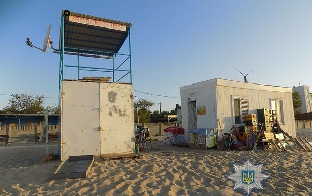 В Затоке сотрудников базы отдыха задержали за разбойное нападение.