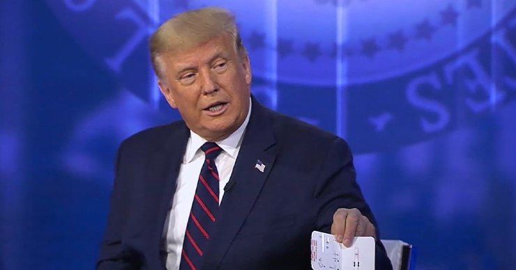 Трамп представил быстродействующий тест, выявляющий коронавирус.