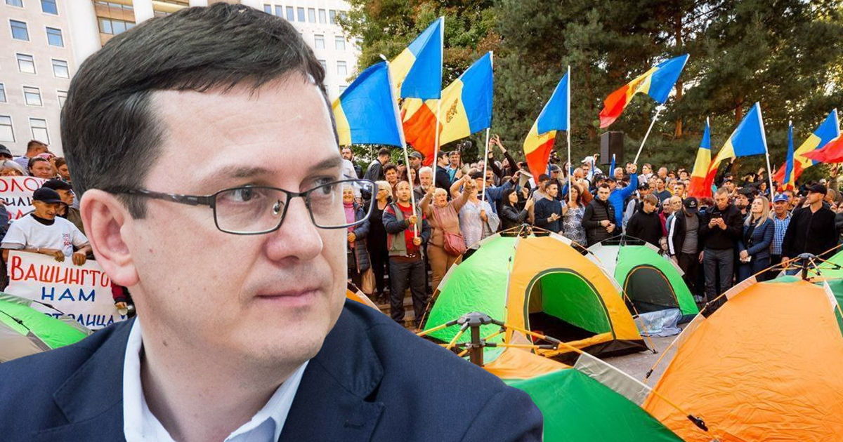 Спатарь предложил "помощь" министерства в распределении денег протестующим. Коллаж: Point.md