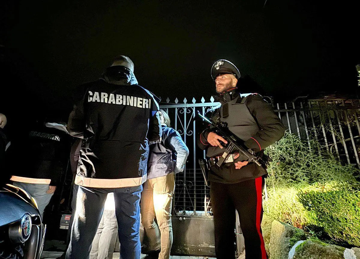 На итальянской Сицилии провели масштабный рейд против мафии: более 180 задержанных.