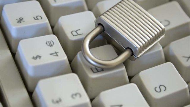Российскому Интернету грозит цензура?  Фото: shans-online.com