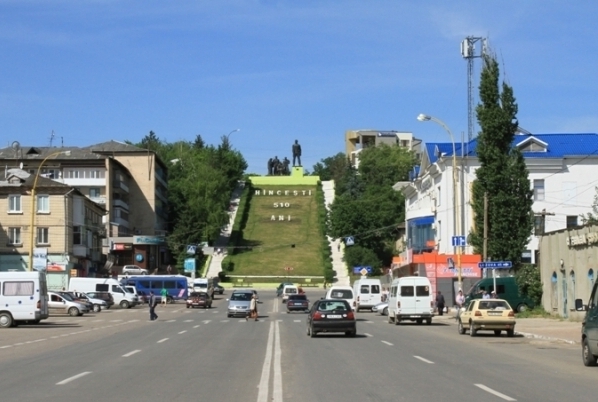На центральной площади Хынчешть будет установлен самый большой в Молдове памятник господарю Штефану чел Маре.