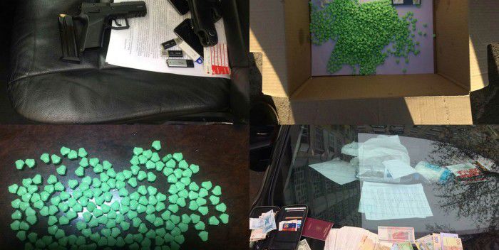 Patru indivizi au fost arestați pentru comercializarea angro a pastilelor ecstasy. Foto: politiacapitalei.md