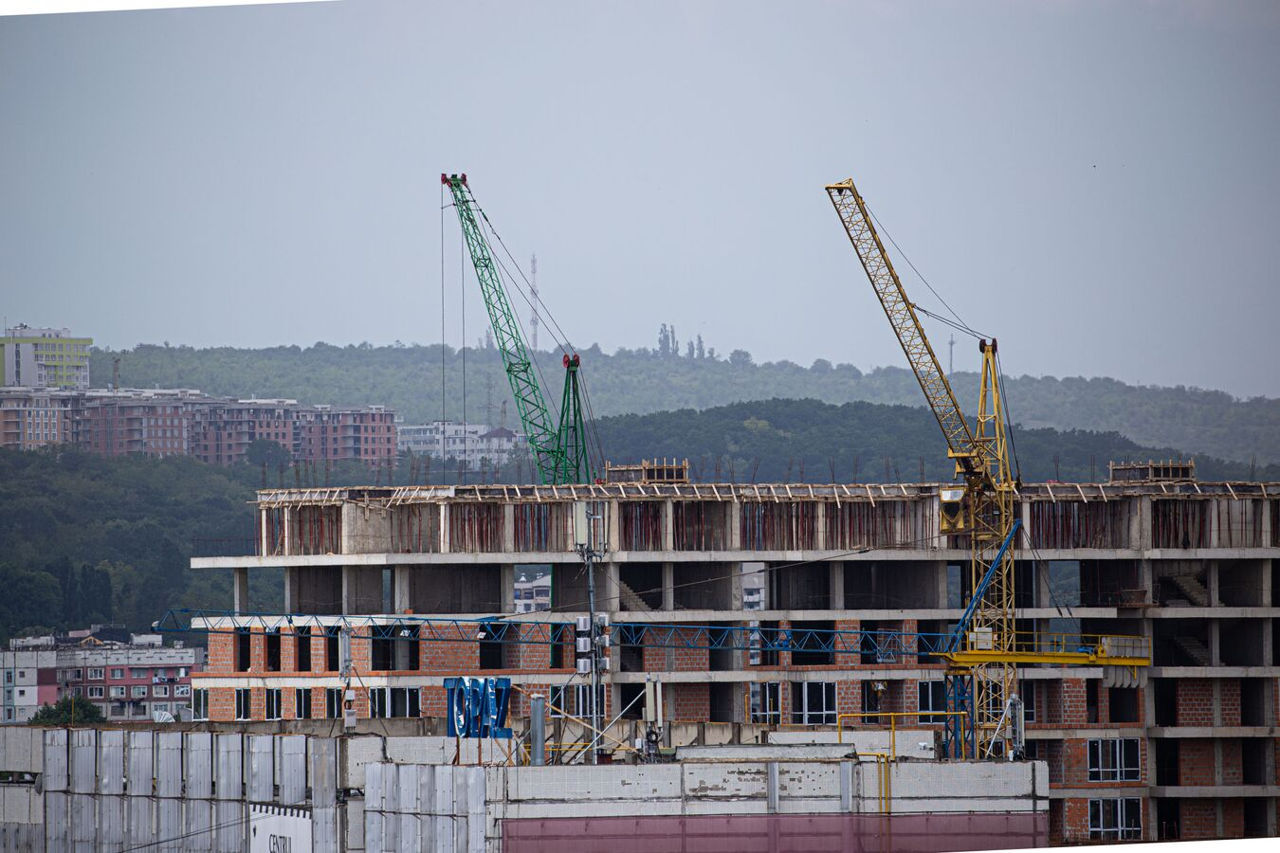 Experți: Creșterea volumului de construcții va influența prețurile apartamentelor, dar nu peste tot.