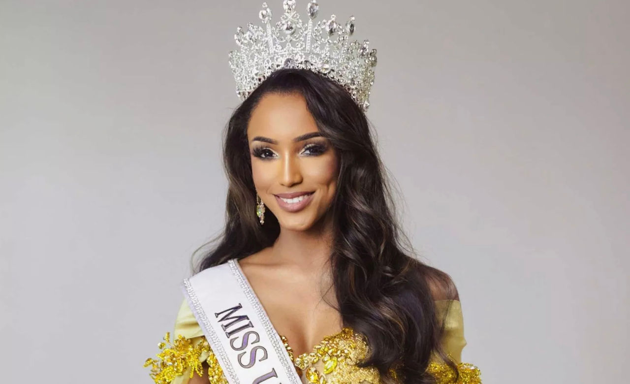 Miss Jamaica rămâne în secția de terapie intensivă după ce a căzut de pe scenă la concursul Miss Univers.