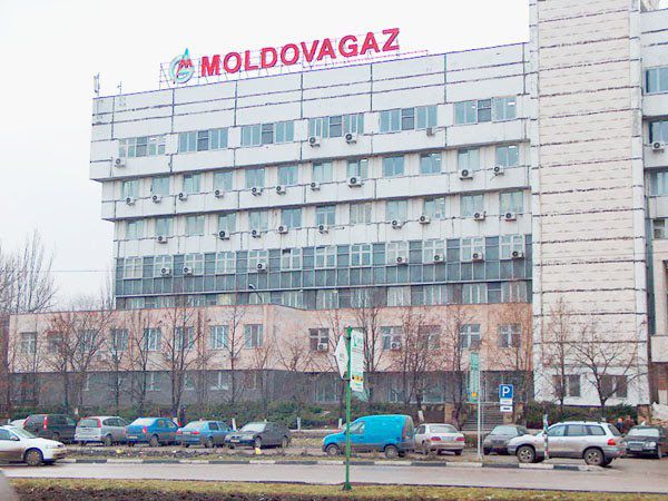 Șmecheriile MoldovaGaz, achitate de consumatori. Foto: moldova24.info