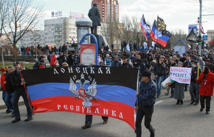 "ЦИК Донецкой народной республики допускает перенос референдума",- заявил председатель ЦИК региона Роман Лягин.