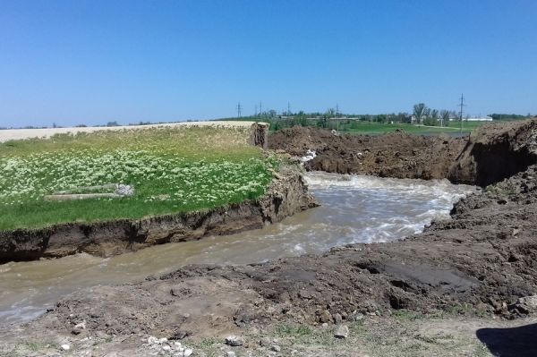Угрозы прорыва дамбы на комратском водохранилище и затопления города на данный момент не существует.
