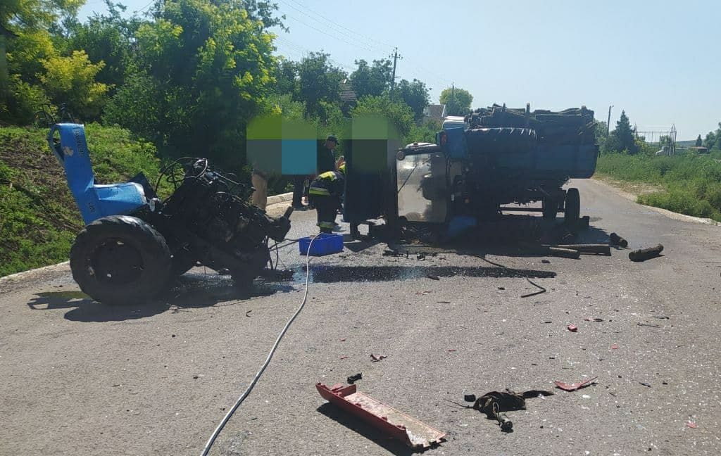 Смертельное ДТП в Чимишлии: Грузовик разорвал трактор пополам.