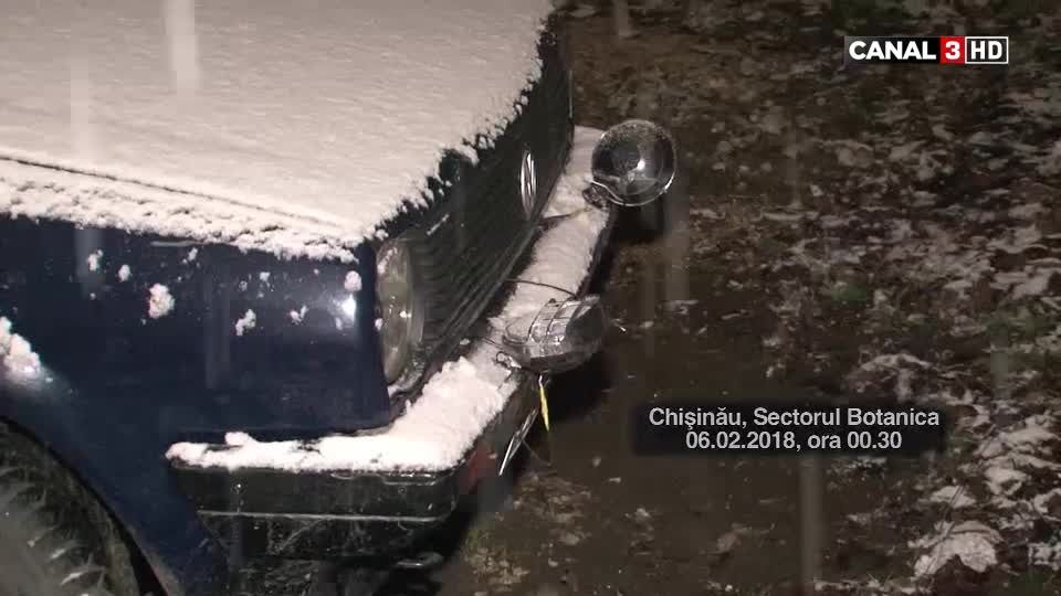 A nins cu ghinion. Doi tineri, prinşi în flagrant în timpul furtului. Foto: Canal3