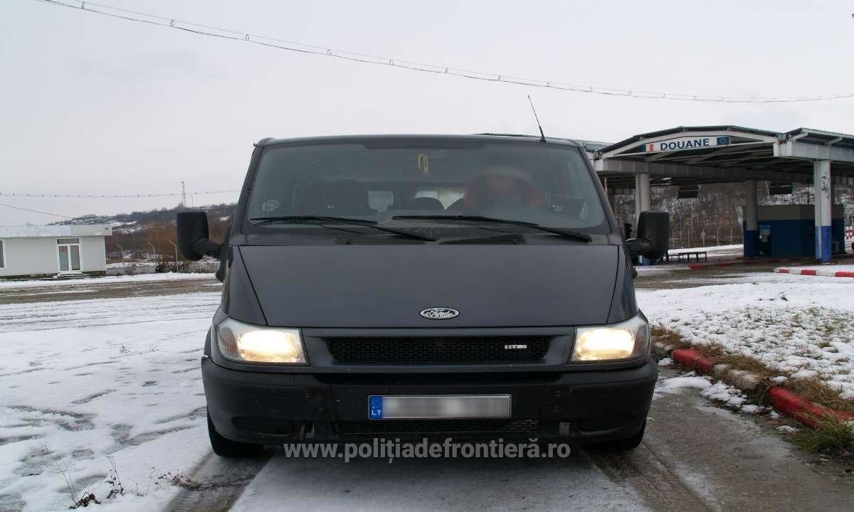 Peripeţia moldoveanului care circula cu un autoturism radiat. Foto: politiadefrontiera.ro