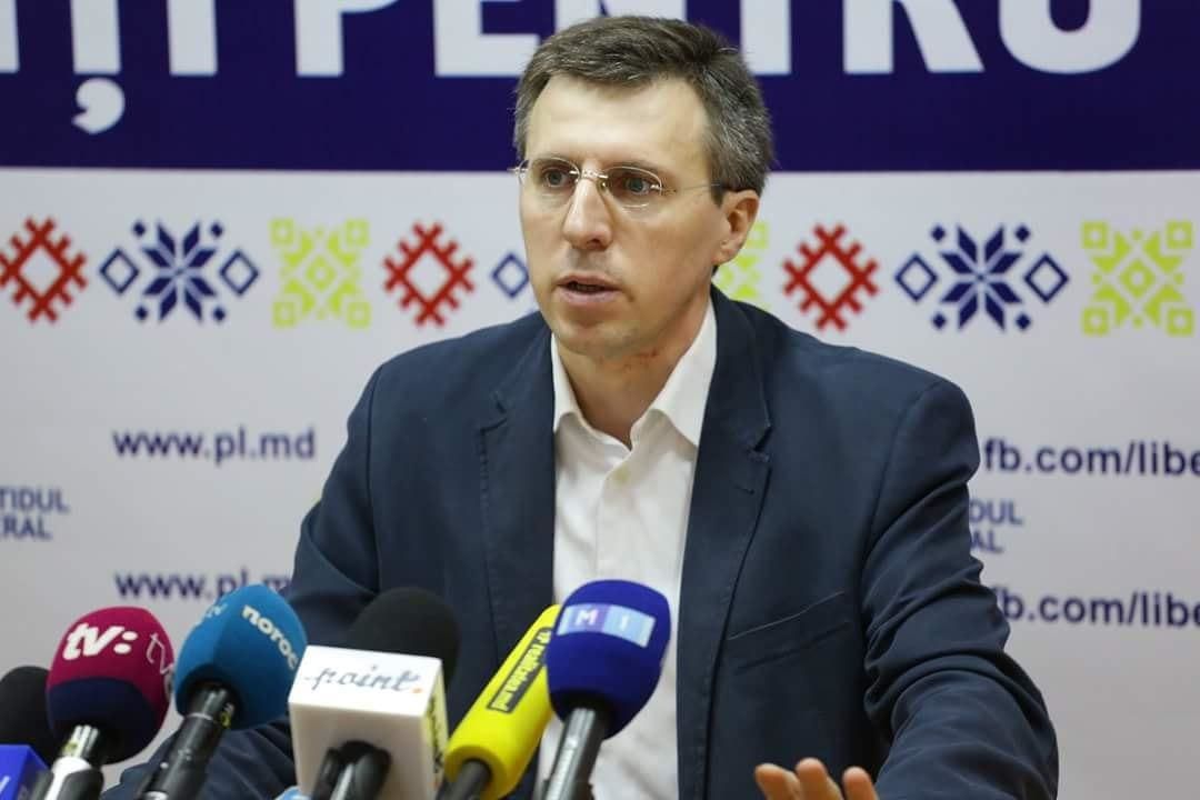 Председатель Либеральной партии Дорин Киртоакэ.