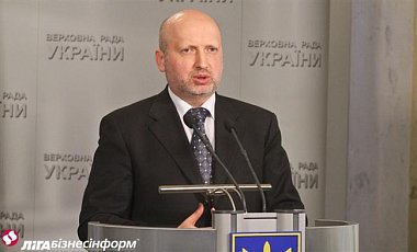 Александр Турчинов заявил, что допускает введение военного положения в Донецкой и Луганской областях.